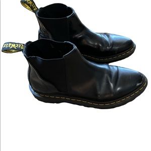 Original Dr. martens Chelsea boots. Size 8. In good condition!! Limited edition
